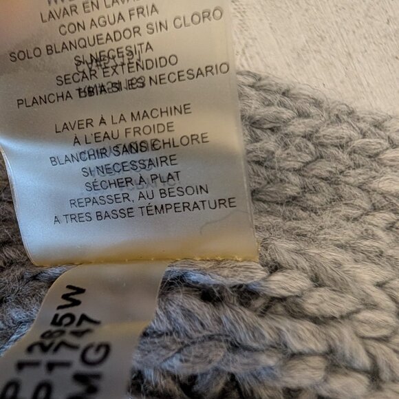 NWT Calvin Klein Knit Cowl - Turtleneck Poncho Gray One Size - Picture 5 of 11